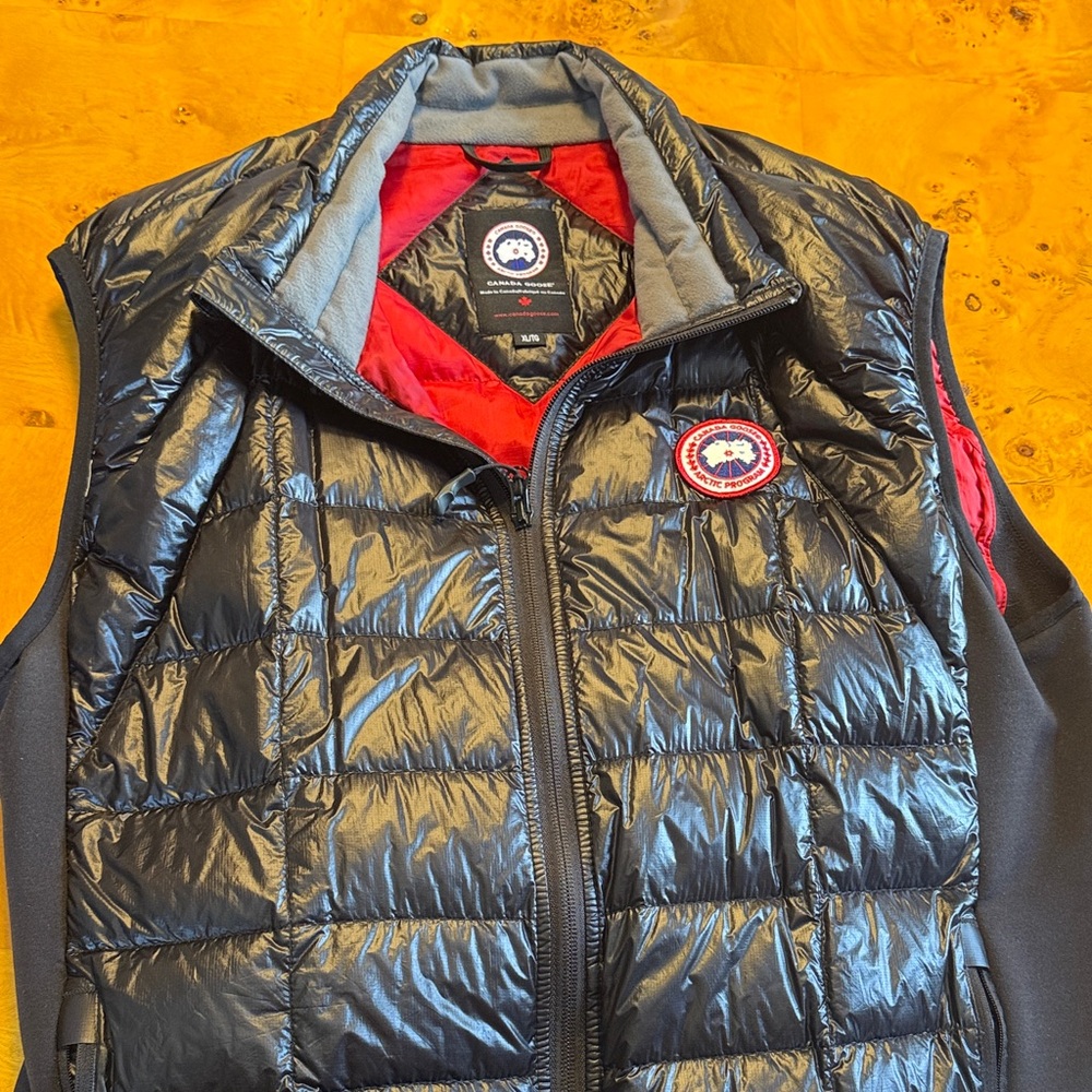Canada Goose Men's Black Quilted Down Vest with Red Interior